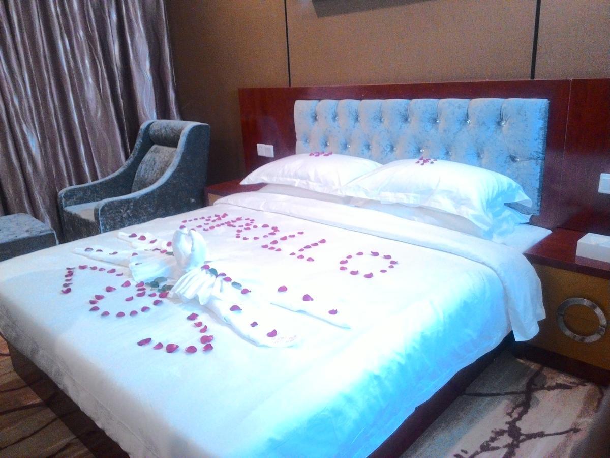 Apollo Hotel Yangon Ngoại thất bức ảnh
