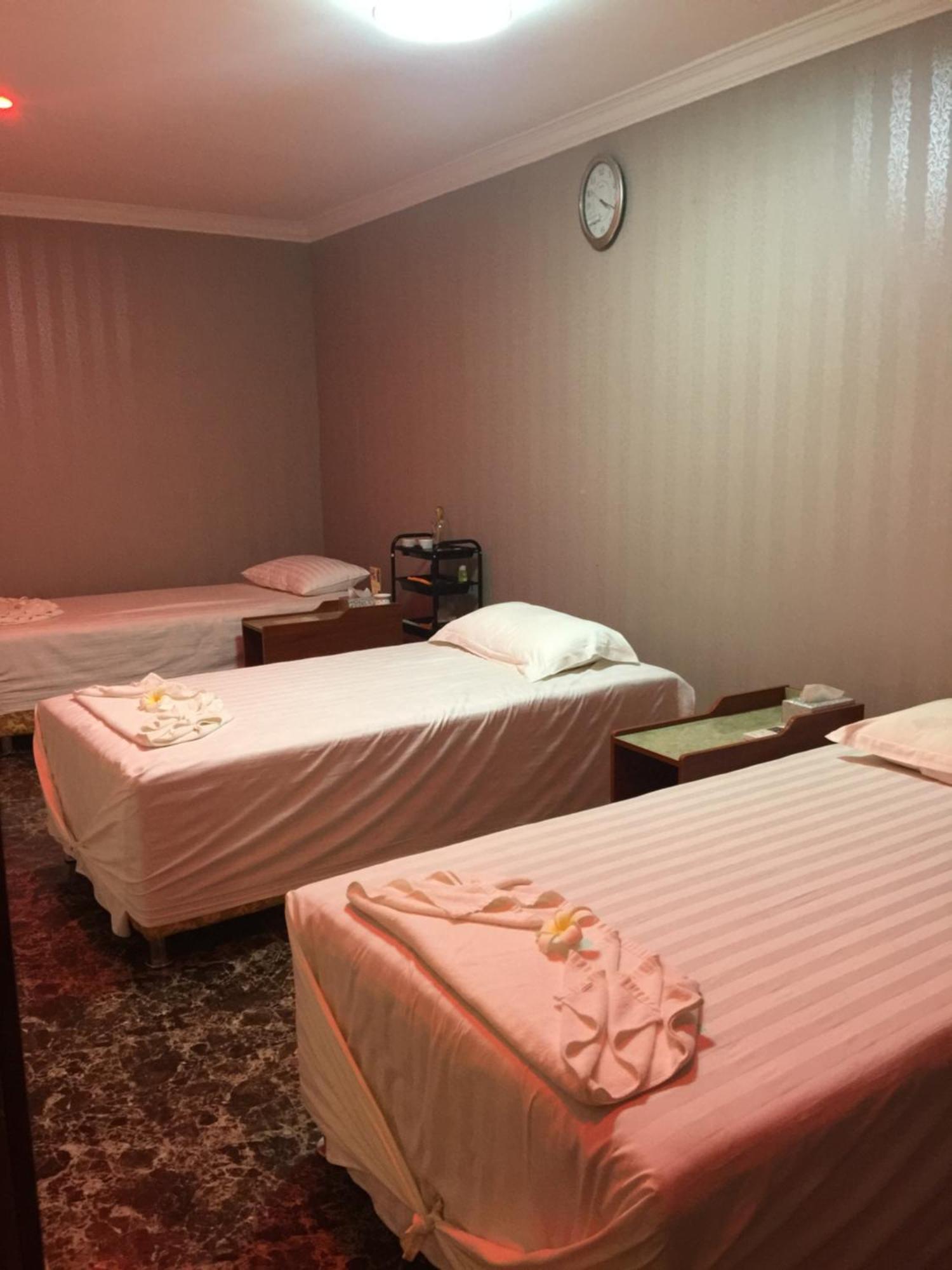 Apollo Hotel Yangon Ngoại thất bức ảnh